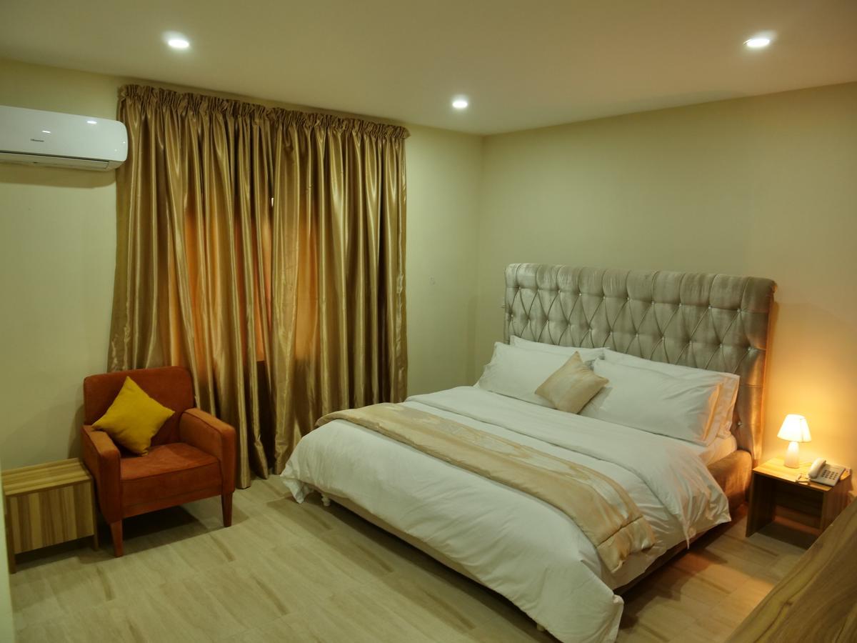 Alexia'S Place Hotel Лагос Екстериор снимка