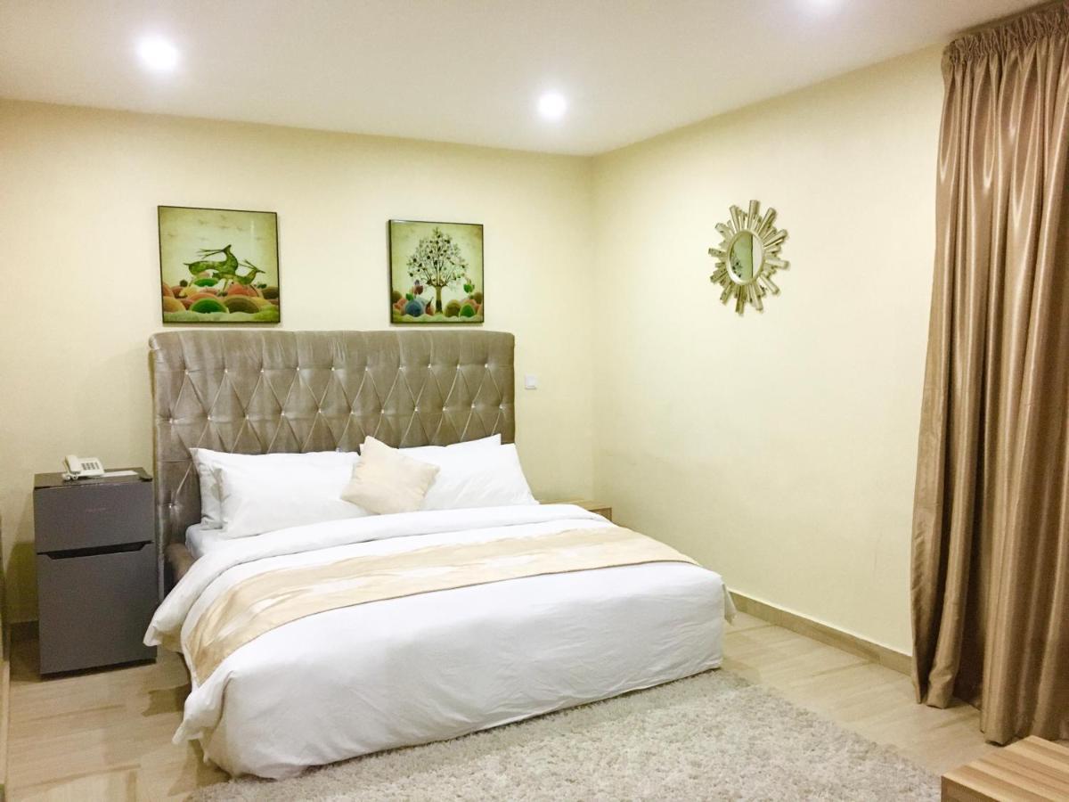 Alexia'S Place Hotel Лагос Екстериор снимка