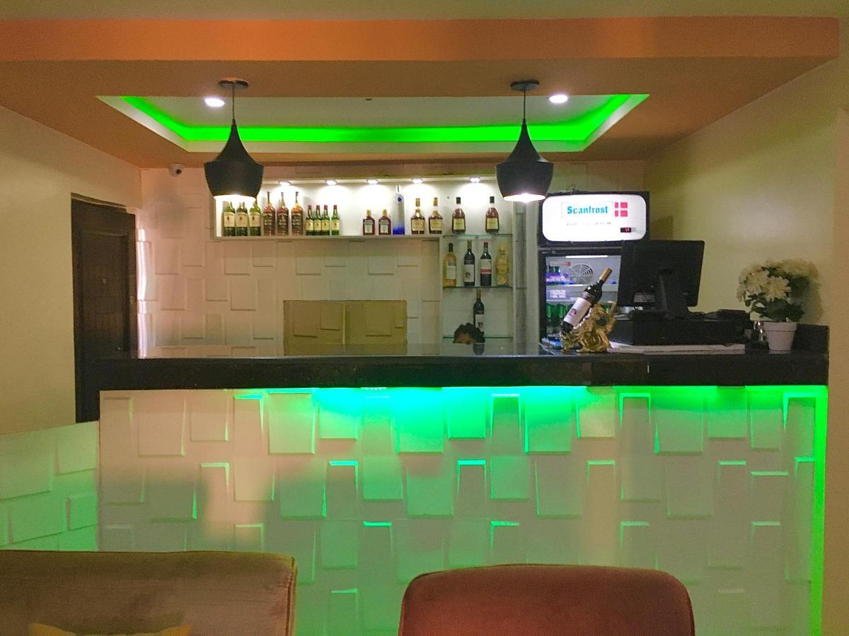 Alexia'S Place Hotel Лагос Екстериор снимка