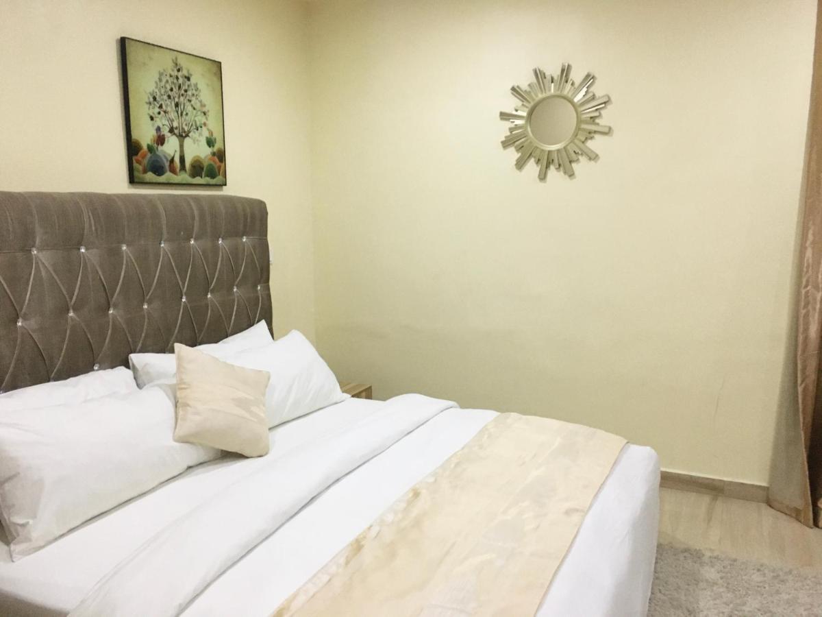 Alexia'S Place Hotel Лагос Екстериор снимка