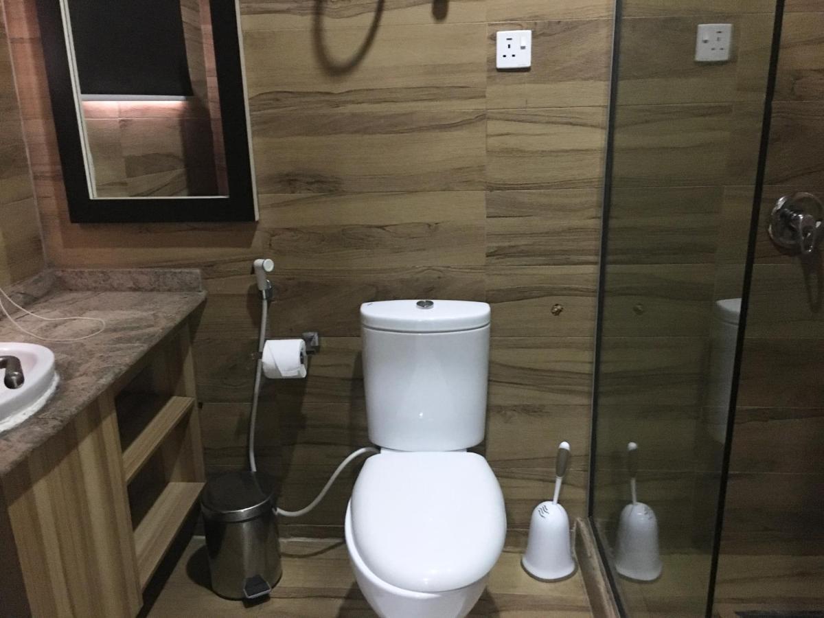 Alexia'S Place Hotel Лагос Екстериор снимка